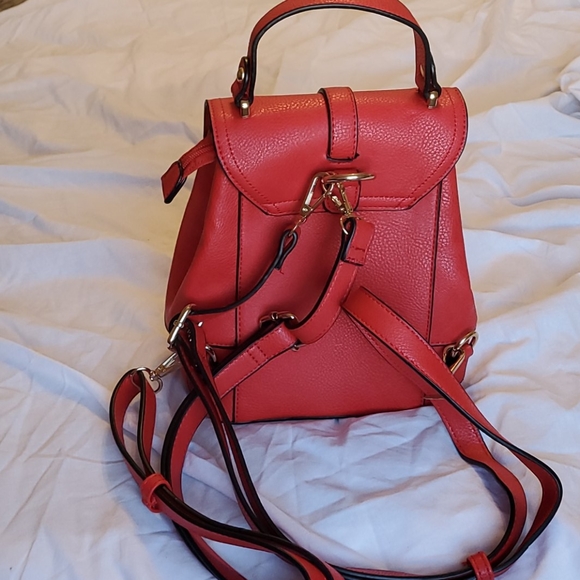 Small red backpack - Picture 2 of 6